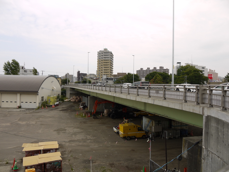南7条大橋取付高架橋(札幌市豊平区) 起点左側から撮影した南7条大橋取付高架橋(1)