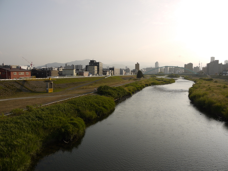 東橋(北海道札幌市中央区・白石区) 橋からの眺望(上流側)(2)