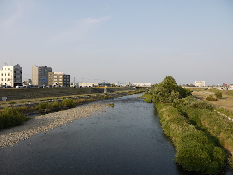 東橋(北海道札幌市中央区・白石区) 橋からの眺望(下流側)(2)