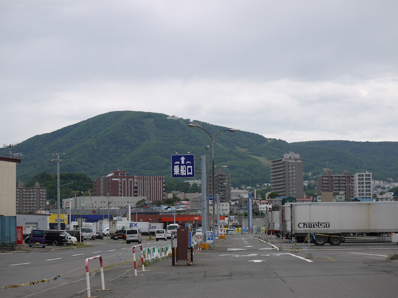 天狗山(北海道小樽市) フェリーターミナル付近から撮影(1)