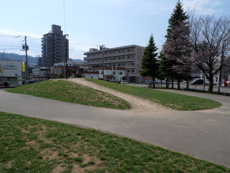 幌西自転車公園(札幌市) 築山