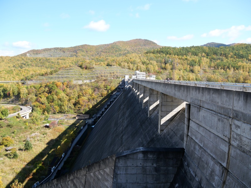朝里ダム(小樽市) 堤体下流側