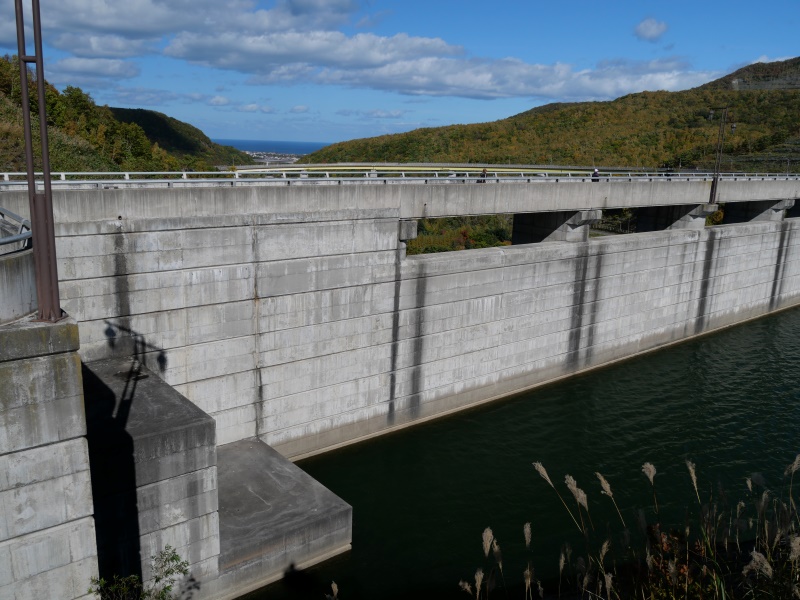朝里ダム(小樽市) 堤体上流側