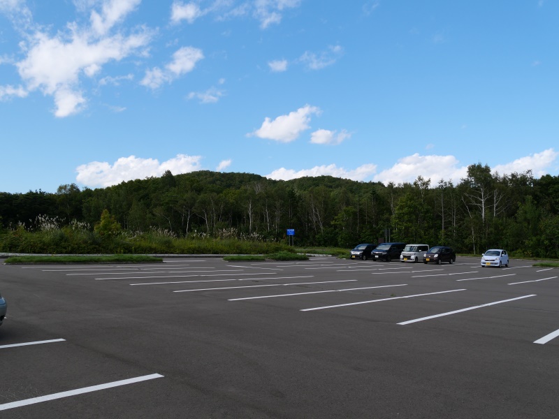 国営滝野すずらん丘陵公園(札幌市) 中央口駐車場