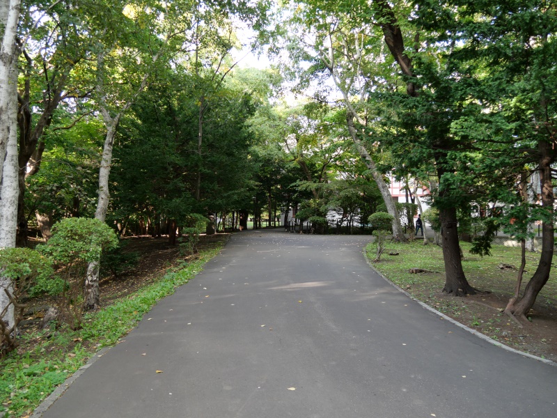 北海道知事公館(札幌市) 庭園内園路