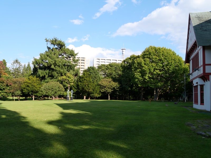 北海道知事公館(札幌市) 庭園内園路