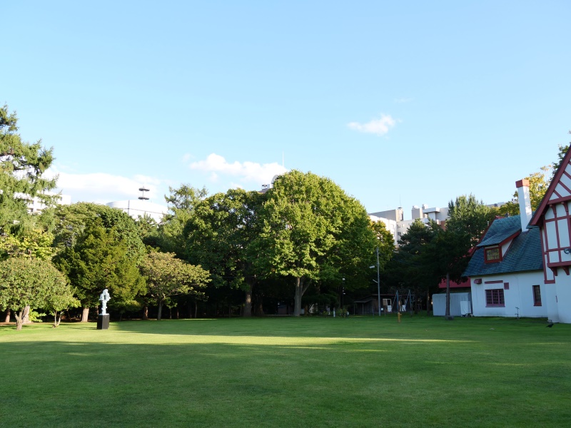 北海道知事公館(札幌市) 庭園内園路